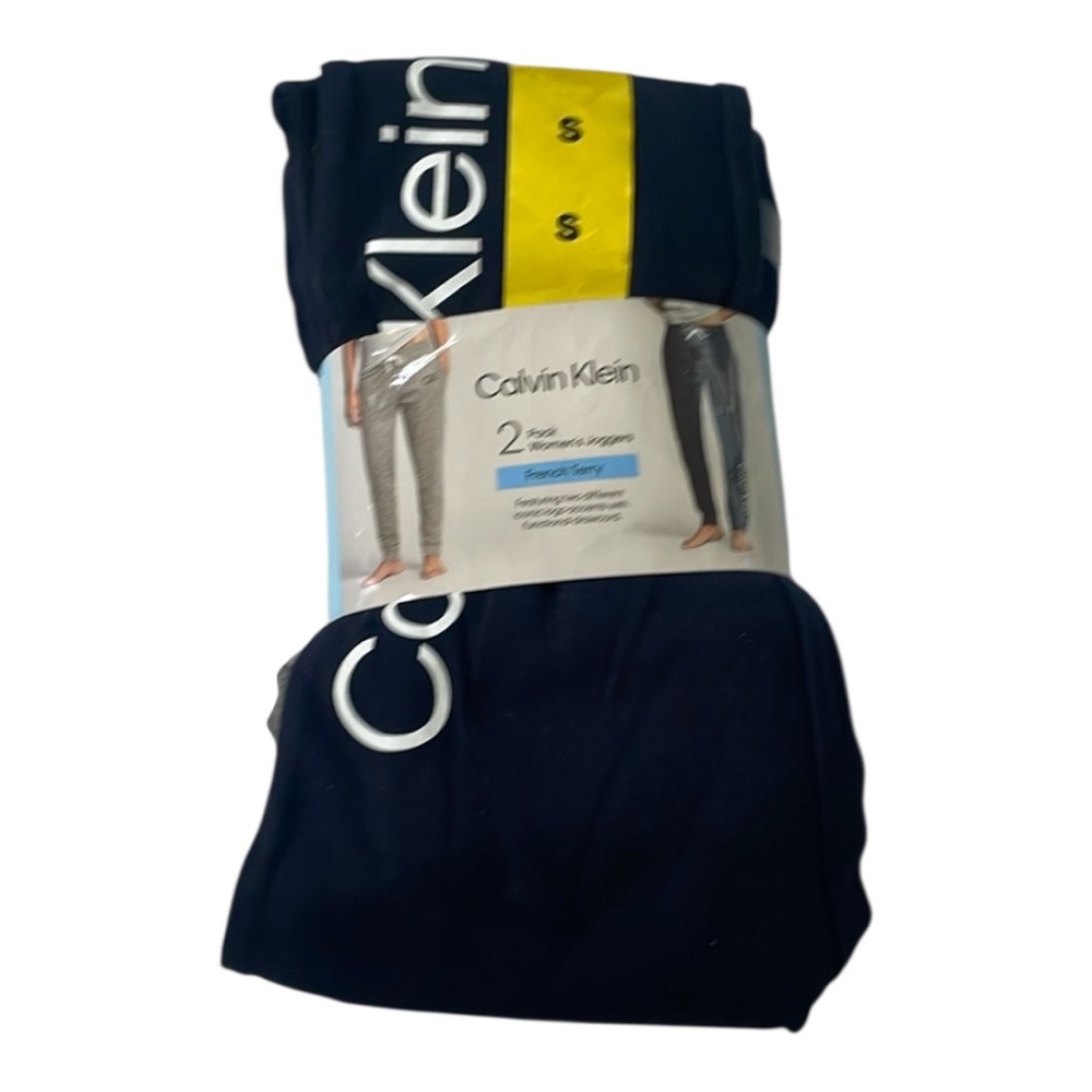 ♥️Calvin Klein♥️ 2 Pack Joggers size (Small)